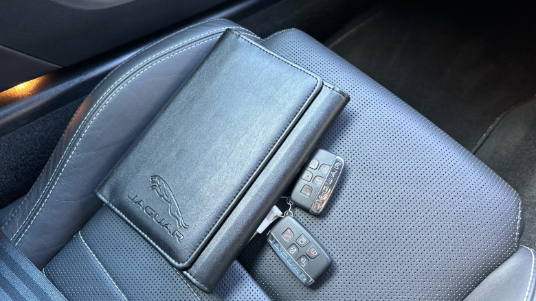 Jaguar F-Type 5.0 Supercharged V8 R 2dr Auto AWD Petrol Convertible